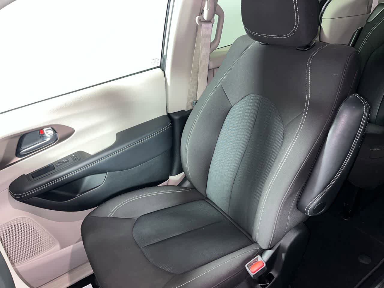 Used 2024 Chrysler Voyager LX FWD image 25