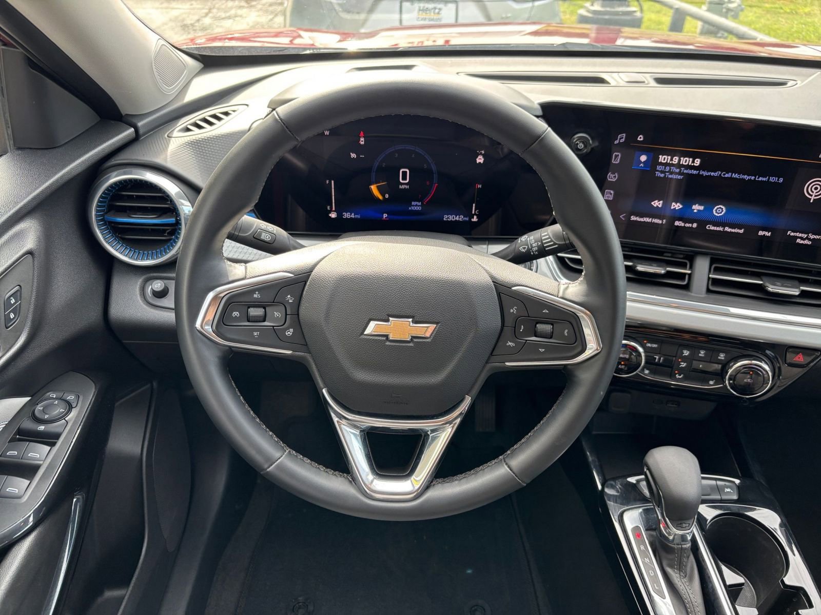 Used 2025 Chevrolet Trax LT w/ LT Convenience Package FWD image 27