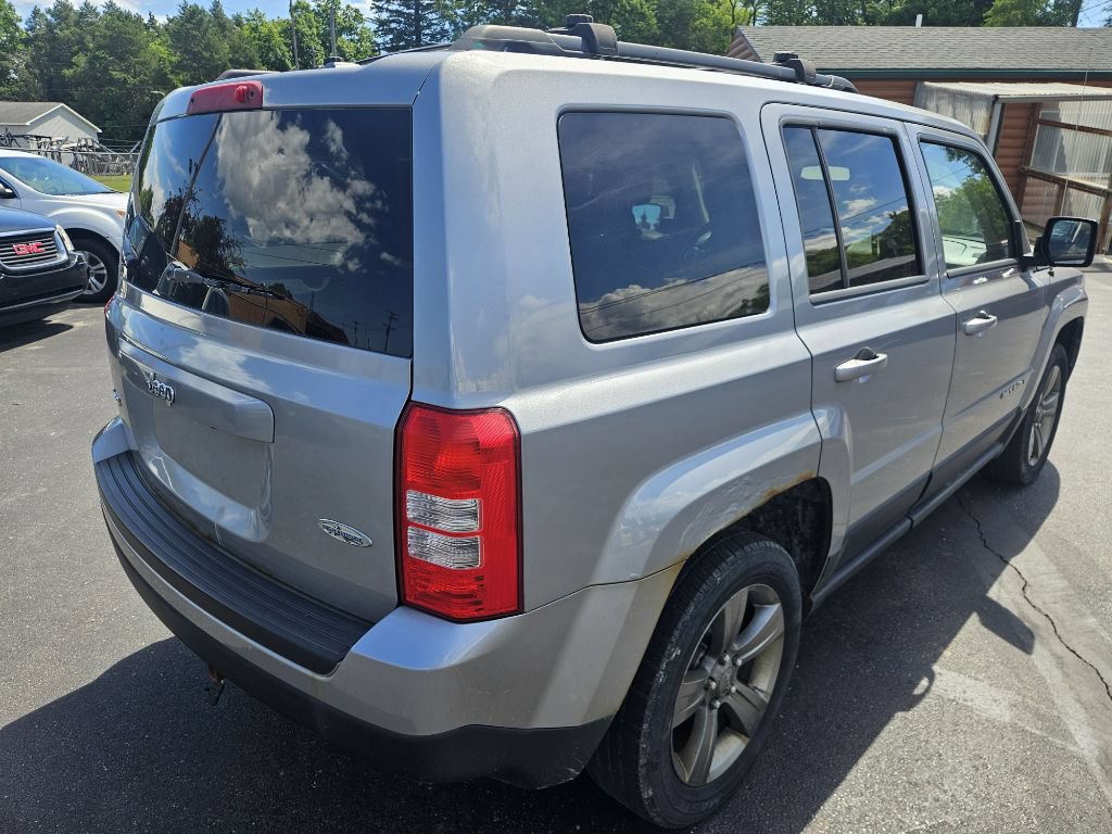 Used 2015 Jeep Patriot High Altitude AWD/4WD image 9