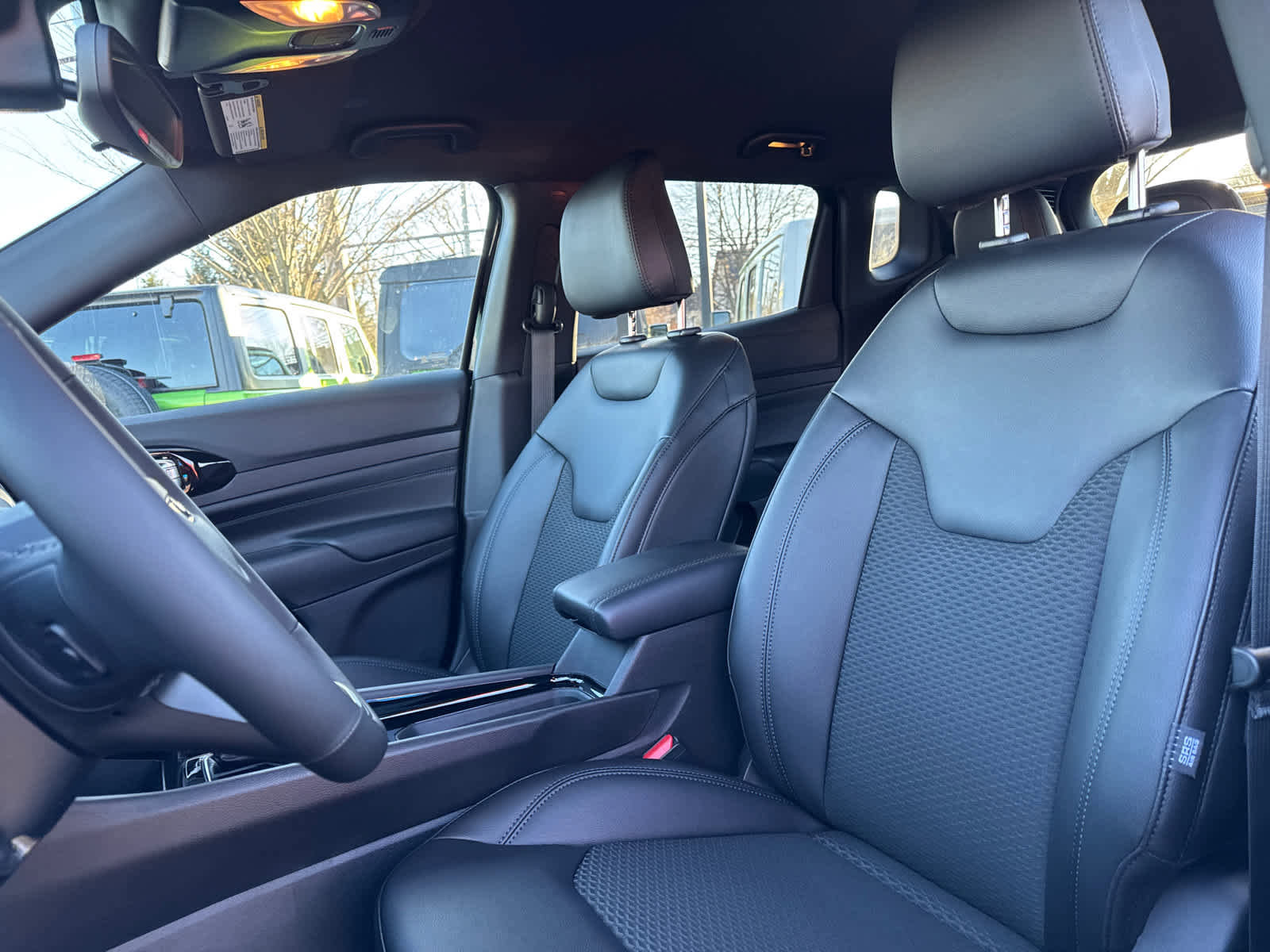 New 2026 Jeep Compass Latitude image 13