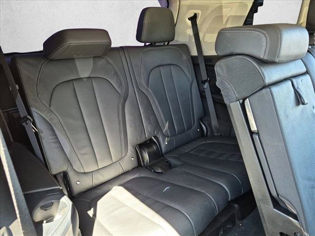 Used 2019 BMW X7 xDrive40i w/ Cold Weather Package AWD/4WD image 21