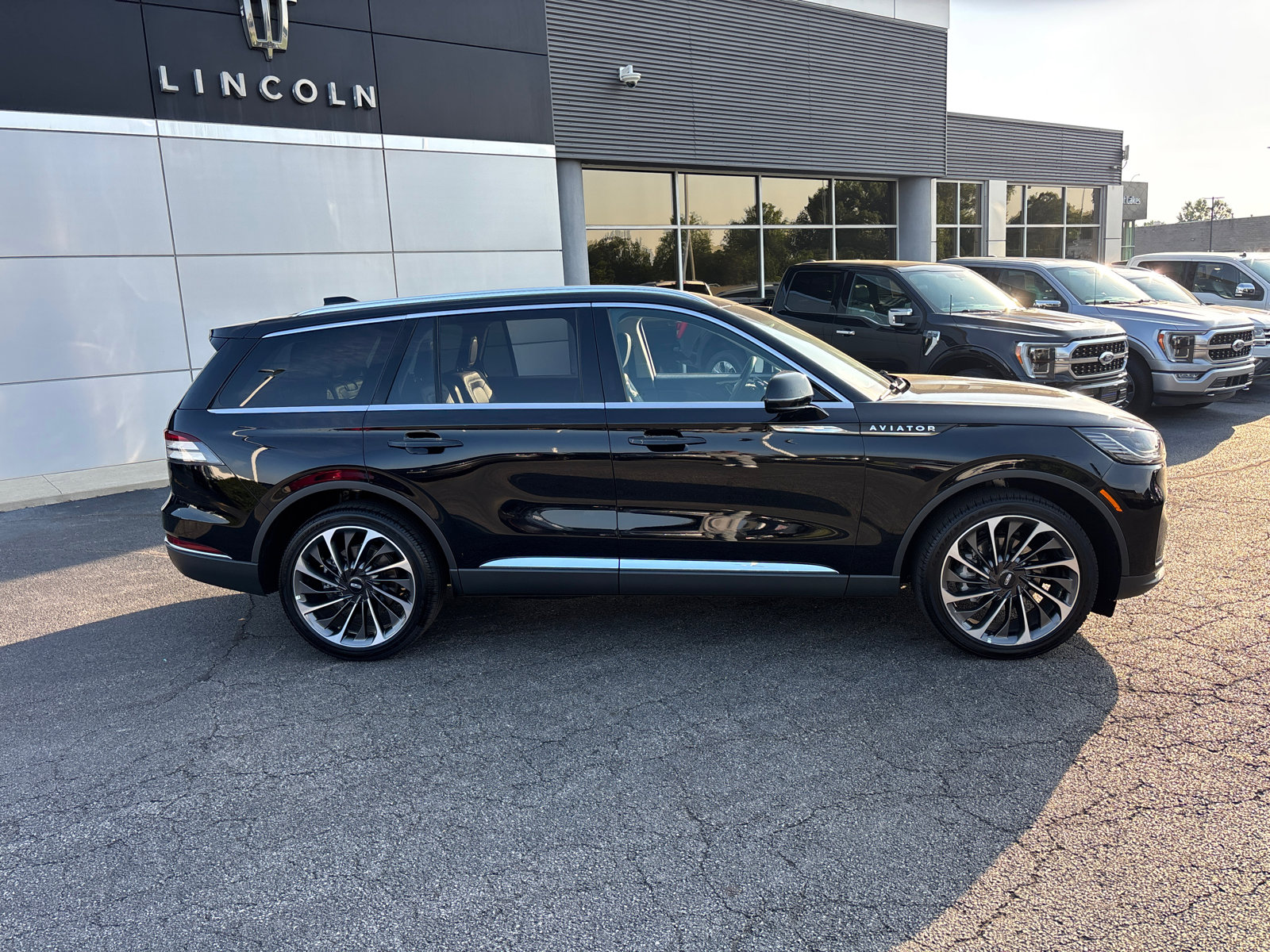 New 2025 Lincoln Aviator Reserve w/ Illumination Package image 8