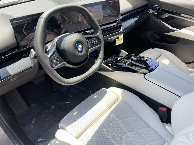 Used 2025 BMW 530i image 18