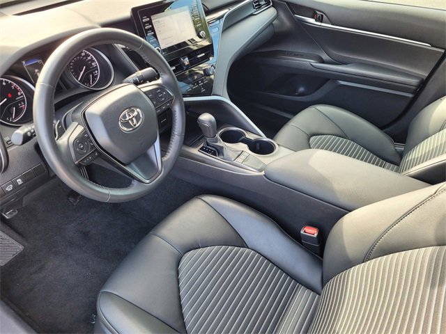 Used 2023 Toyota Camry SE image 8