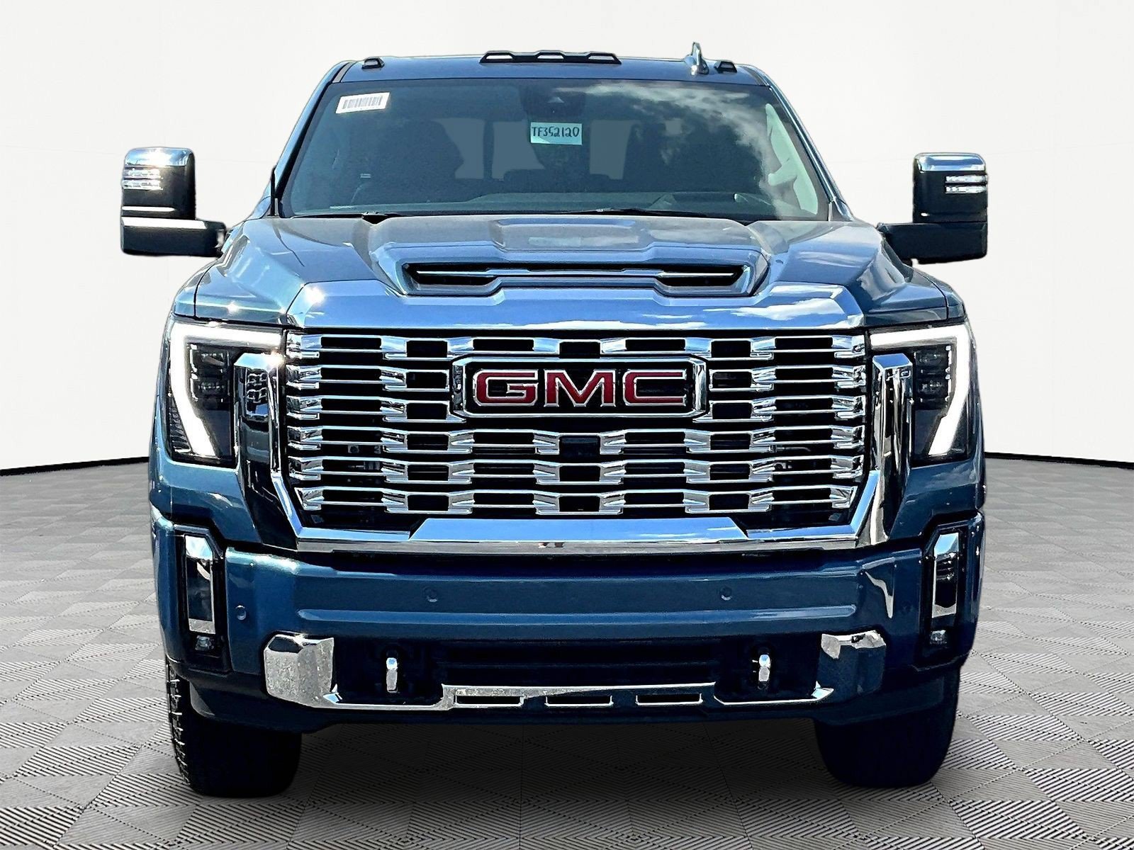 New 2026 GMC Sierra 3500 Denali w/ Denali Reserve Package AWD/4WD image 2