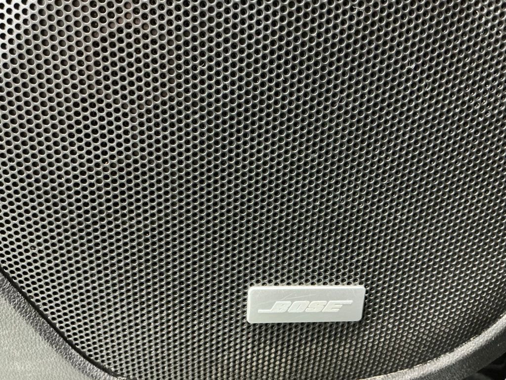 Used 2019 GMC Acadia SLT w/ LPO, Floor Liner Package FWD image 7