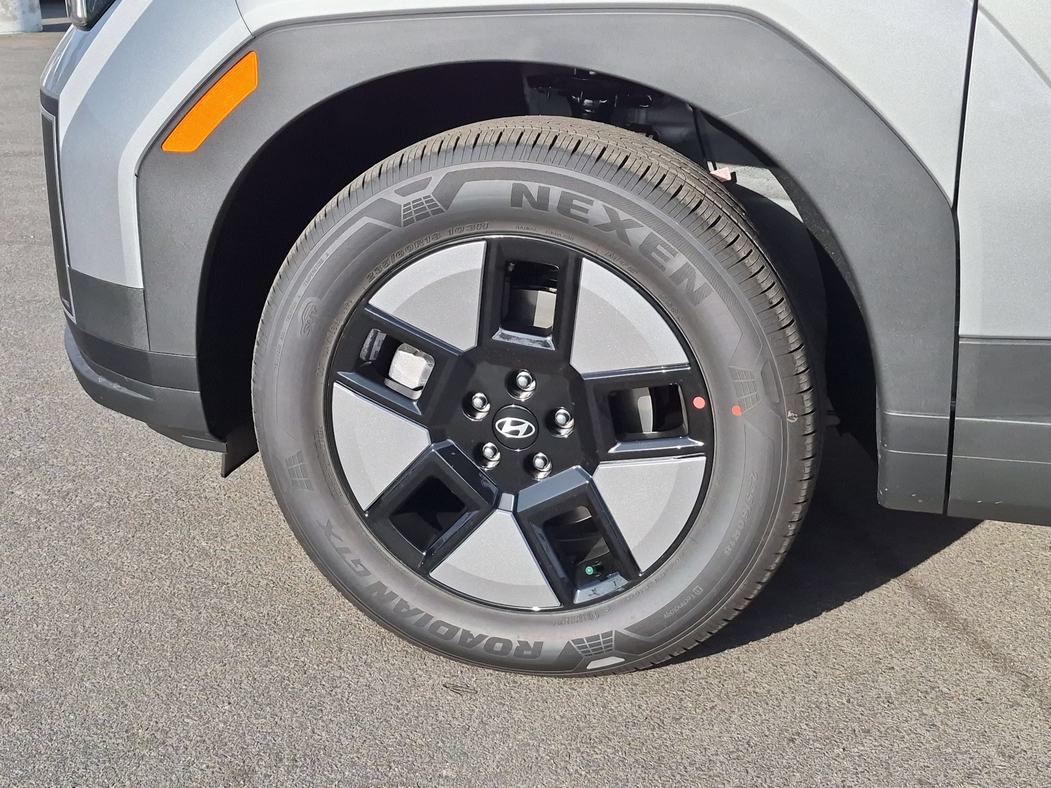 New 2027 Hyundai Santa Fe SEL FWD image 10