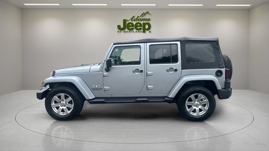 Used 2017 Jeep Wrangler Unlimited Sahara w/ Connectivity Group AWD/4WD image 9