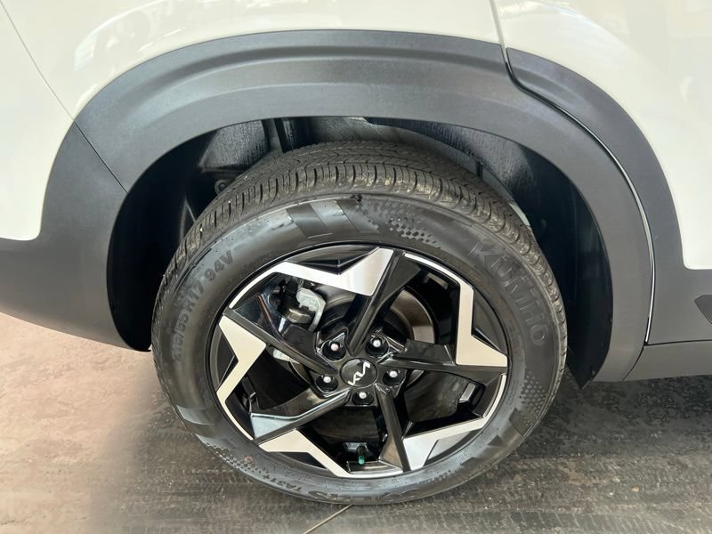 Certified 2025 Kia Seltos S FWD image 9