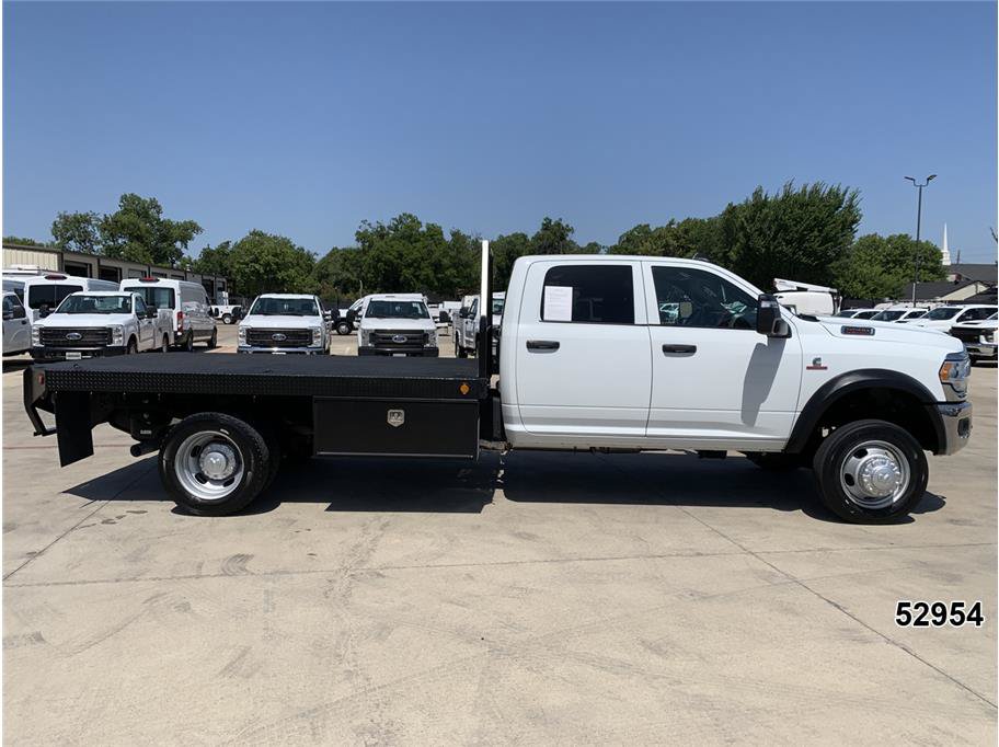 Used 2023 RAM 5500 Tradesman w/ Chrome Appearance Group AWD/4WD image 5