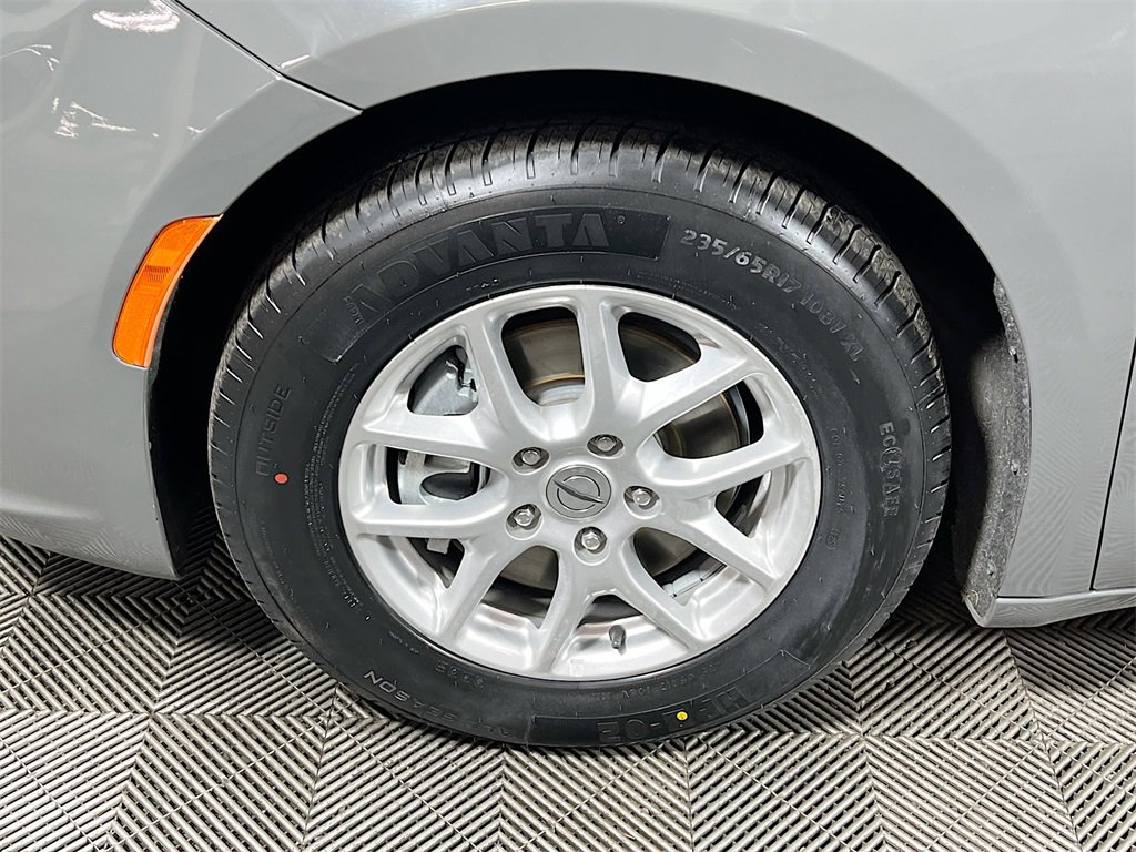 Used 2022 Chrysler Pacifica Touring-L image 28