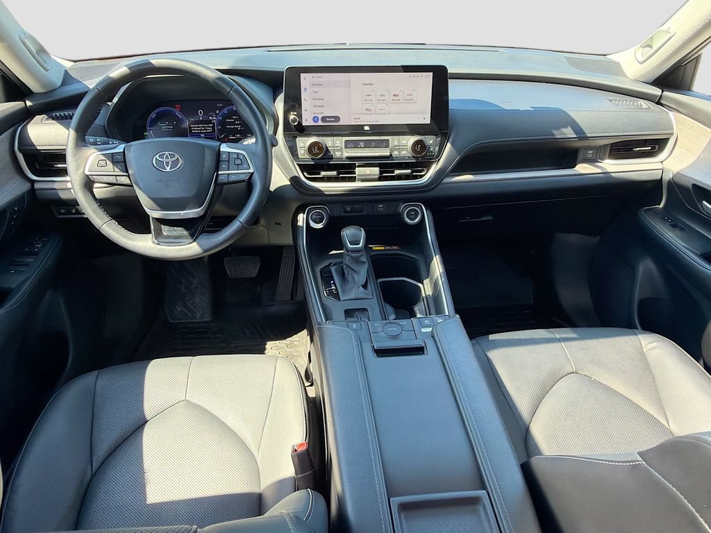 Used 2024 Toyota Grand Highlander AWD Hybrid image 26