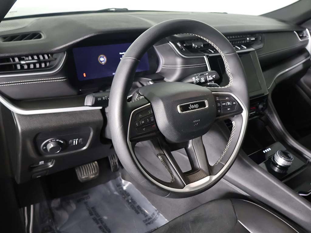 Used 2024 Jeep Grand Cherokee L Laredo image 28