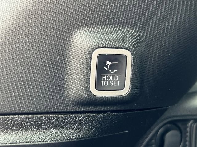 Used 2024 Jeep Grand Cherokee Altitude image 37