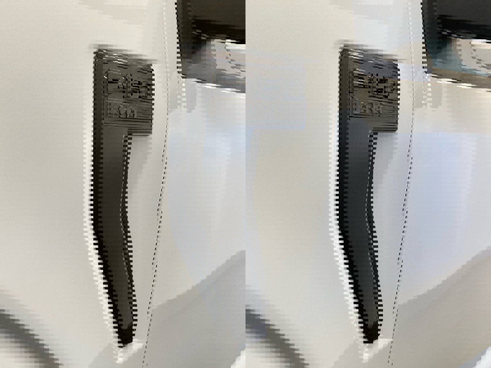 New 2025 Ford F150 Lariat w/ Equipment Group 502A High image 13