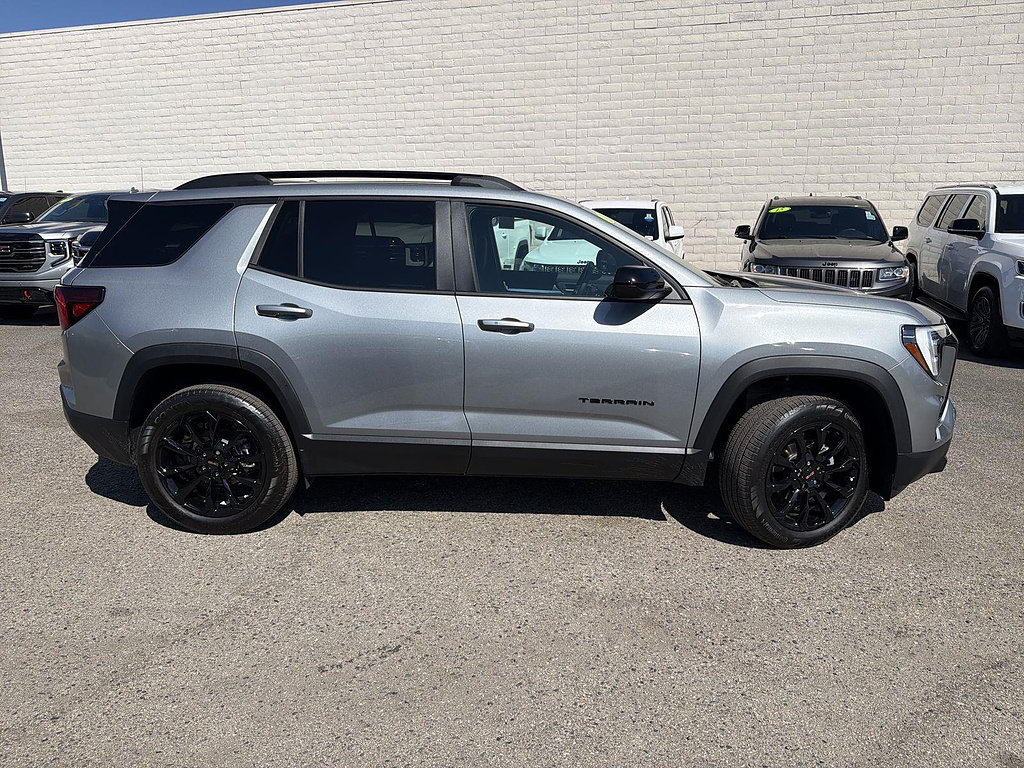Used 2026 GMC Terrain Elevation w/ Black Edition FWD image 4
