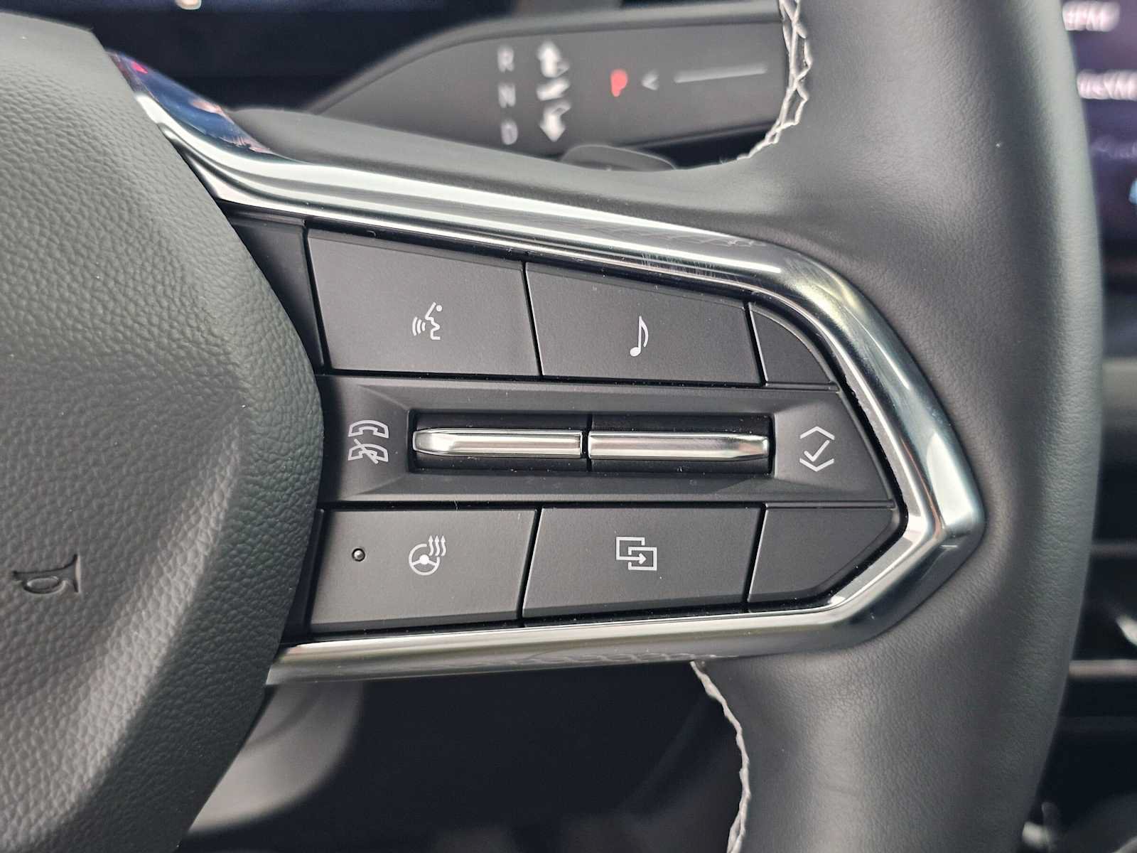 Used 2026 Chevrolet Traverse LT w/ Enhanced Driving Package FWD image 30