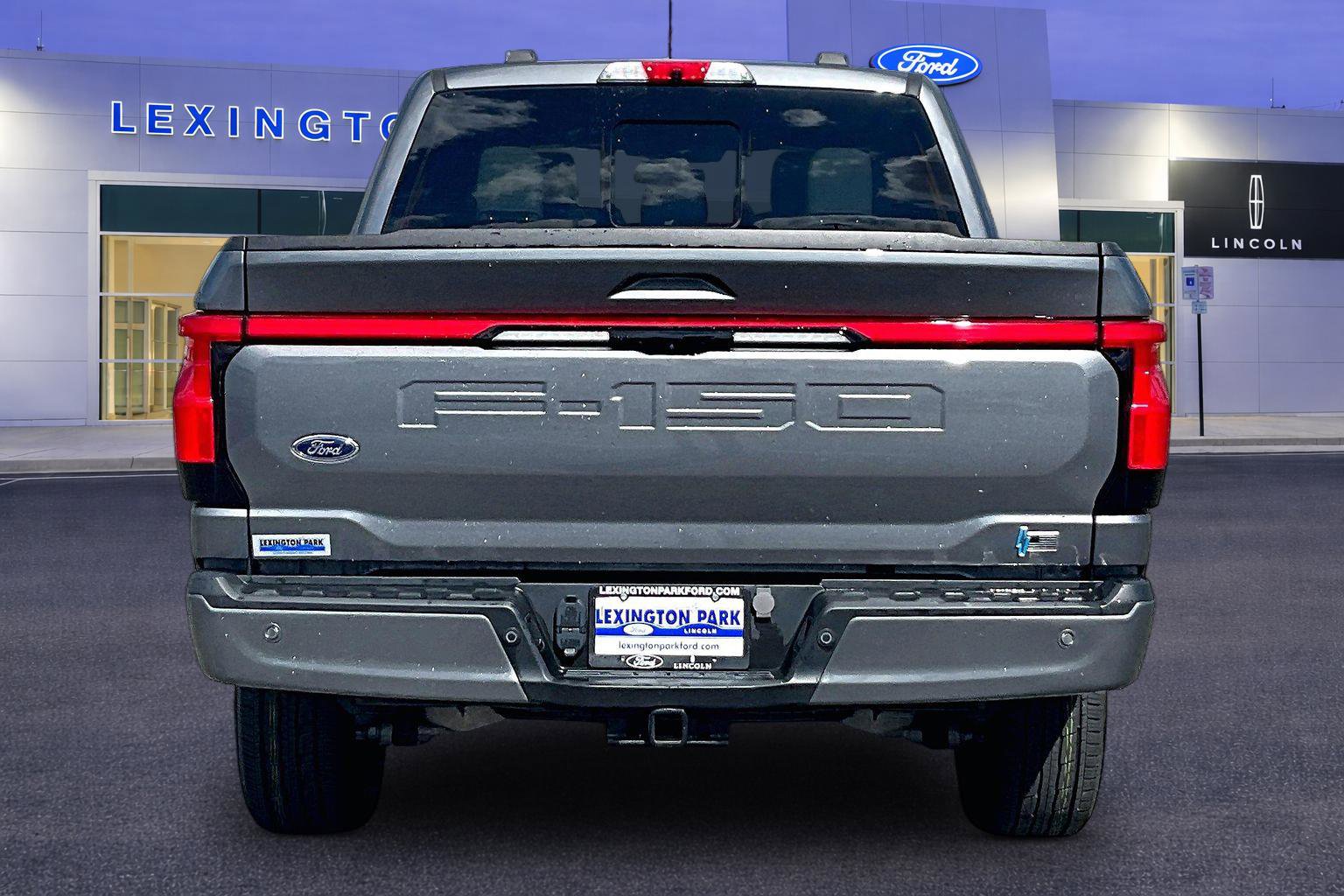 Used 2023 Ford F150 Lightning Platinum image 6