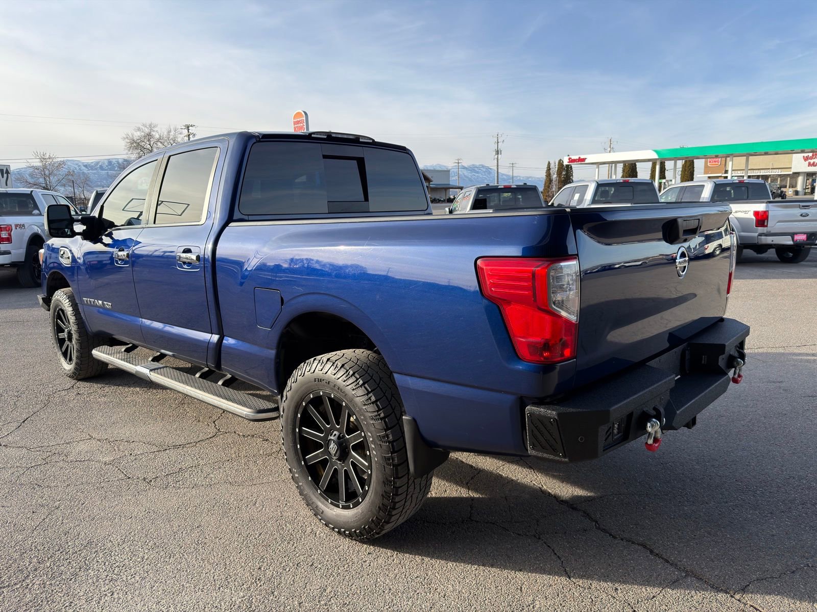 Used 2019 Nissan Titan SV w/ SV Convenience Package image 9