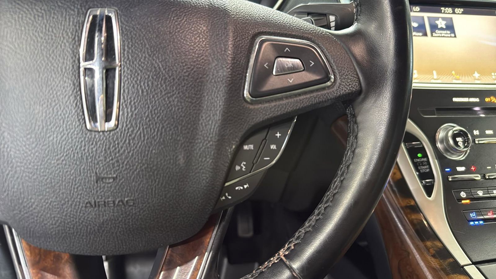 Used 2018 Lincoln MKX Reserve image 15