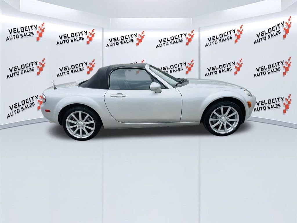 Used 2006 MAZDA MX-5 Miata Grand Touring RWD image 13