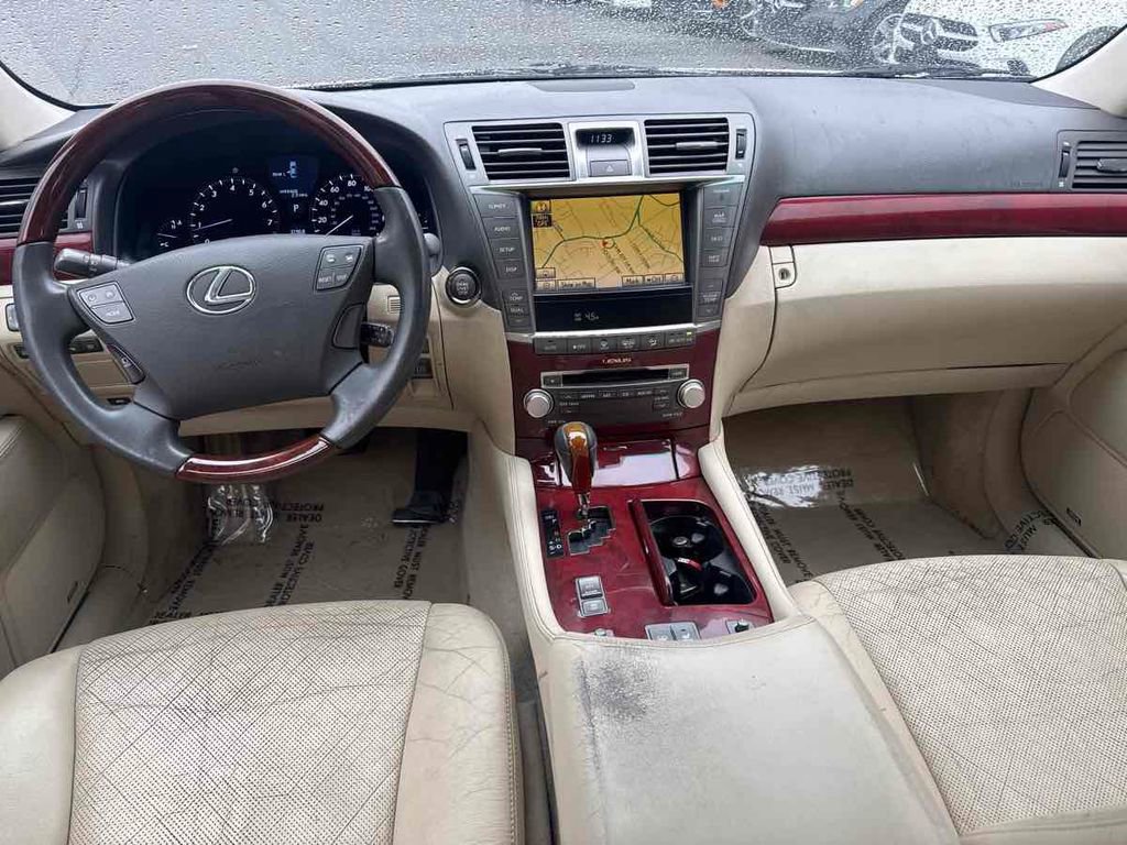 Used 2010 Lexus LS 460 RWD image 5