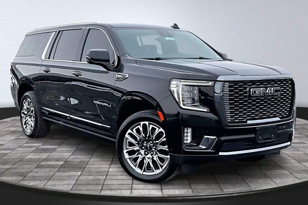 Used 2023 GMC Yukon XL Denali Ultimate AWD/4WD image 12