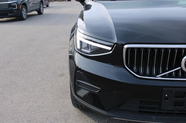 Used 2025 Volvo XC40 B5 Core image 42