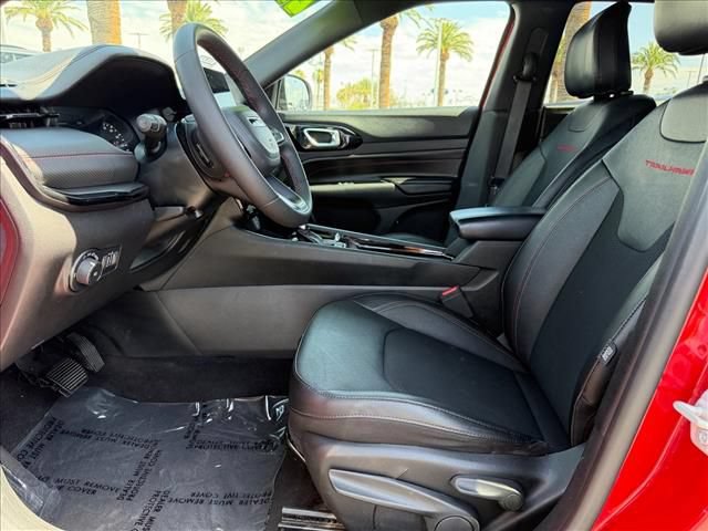 Used 2024 Jeep Compass Trailhawk AWD/4WD image 6