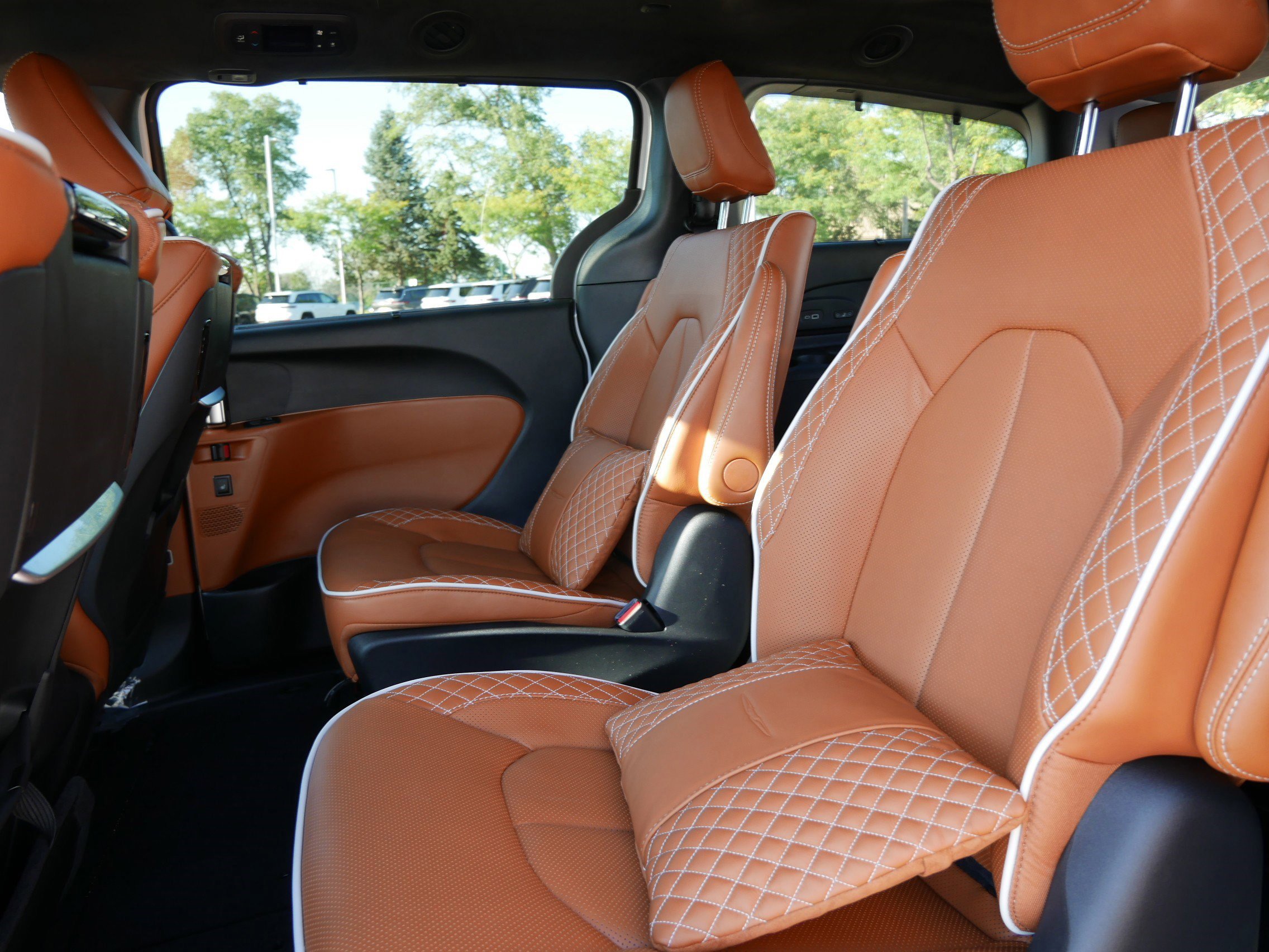 New 2026 Chrysler Pacifica Pinnacle AWD/4WD image 10