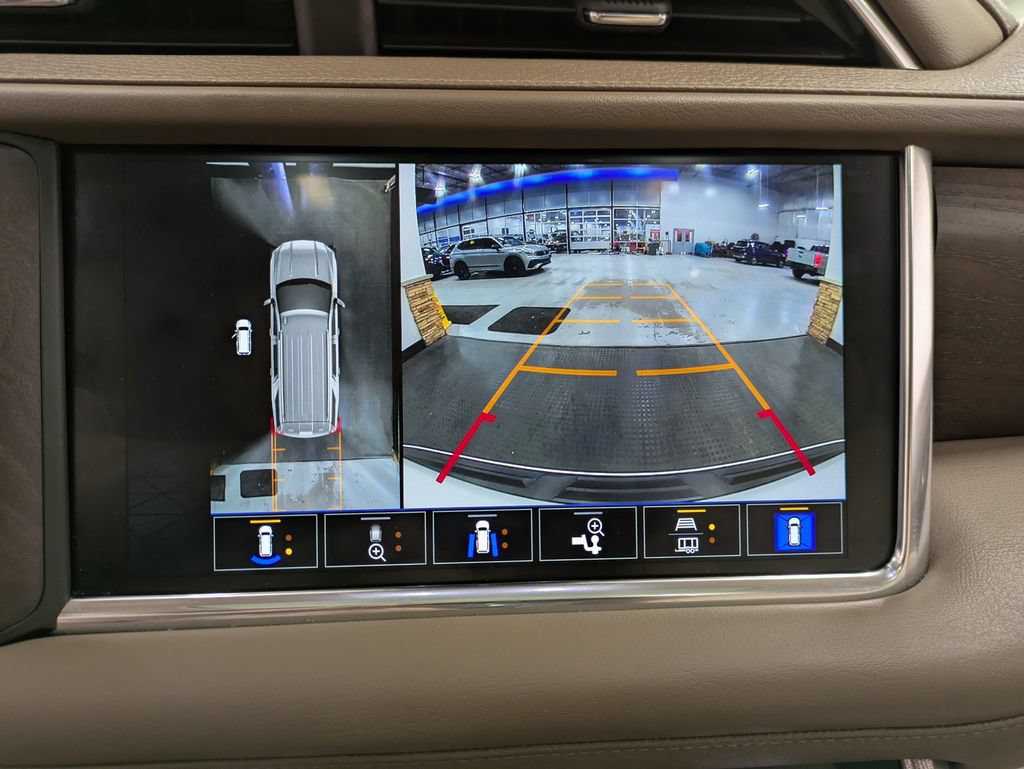 Used 2024 GMC Yukon Denali AWD/4WD image 14