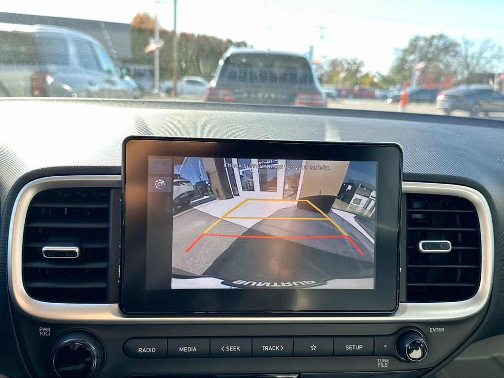 Used 2023 Hyundai Venue SEL image 12