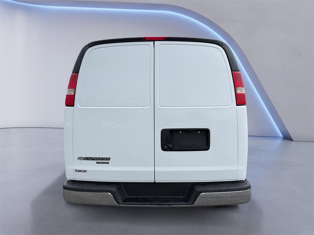 Used 2016 Chevrolet Express 3500 Extended image 4