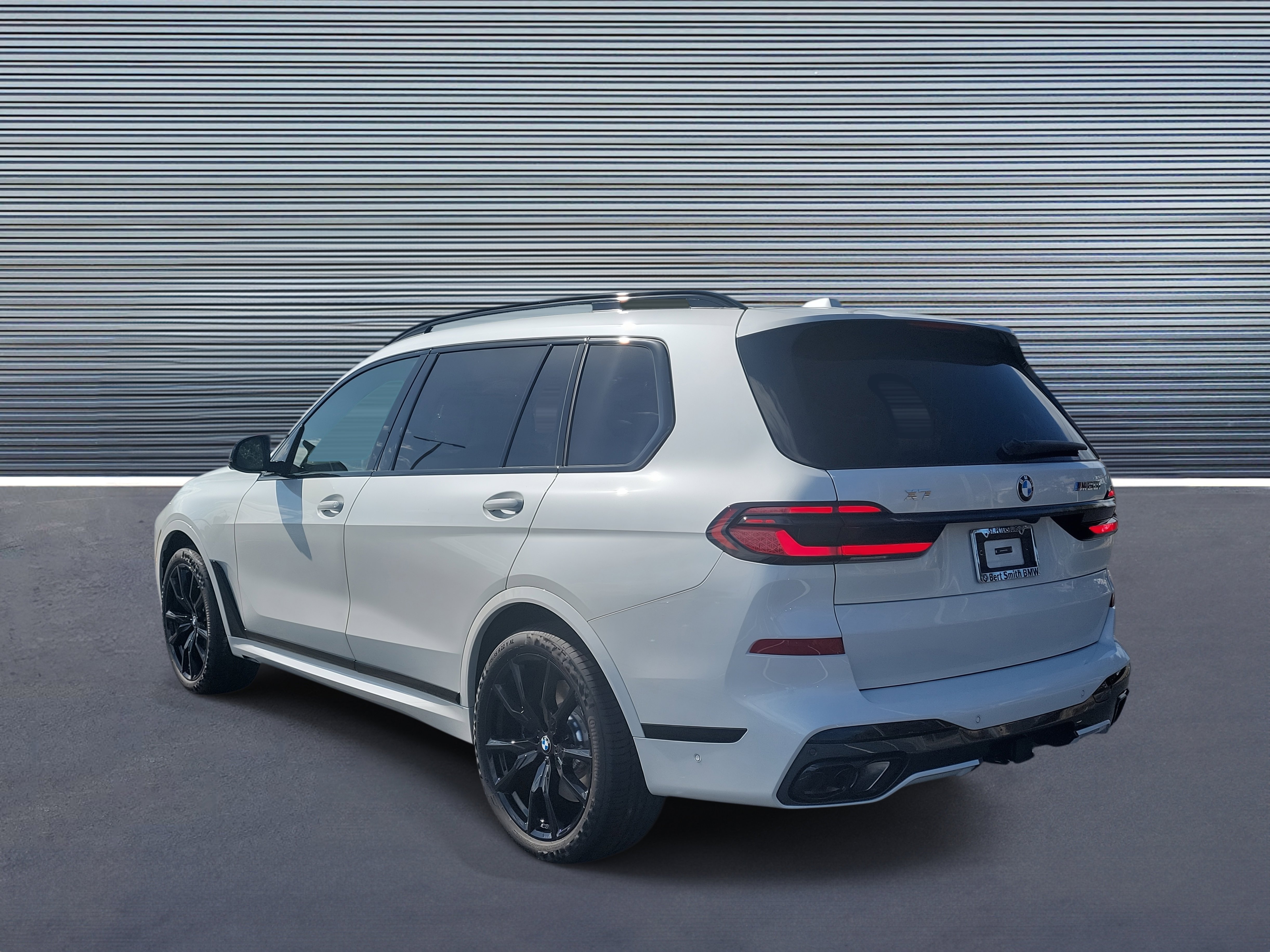 New 2026 BMW X7 M60i image 4