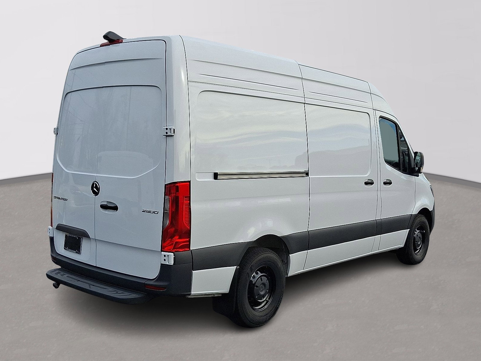 Used 2025 Mercedes-Benz Sprinter 2500 image 4