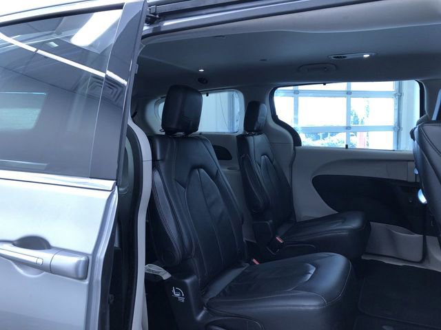 Used 2018 Chrysler Pacifica Touring-L Plus w/ Advanced Safetytec Group image 21