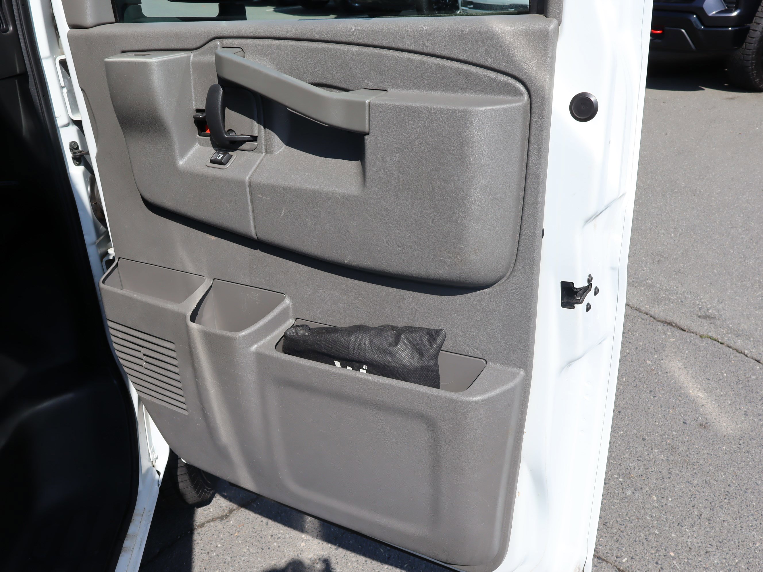 Used 2019 Chevrolet Express 3500 w/ Power Convenience Package image 28