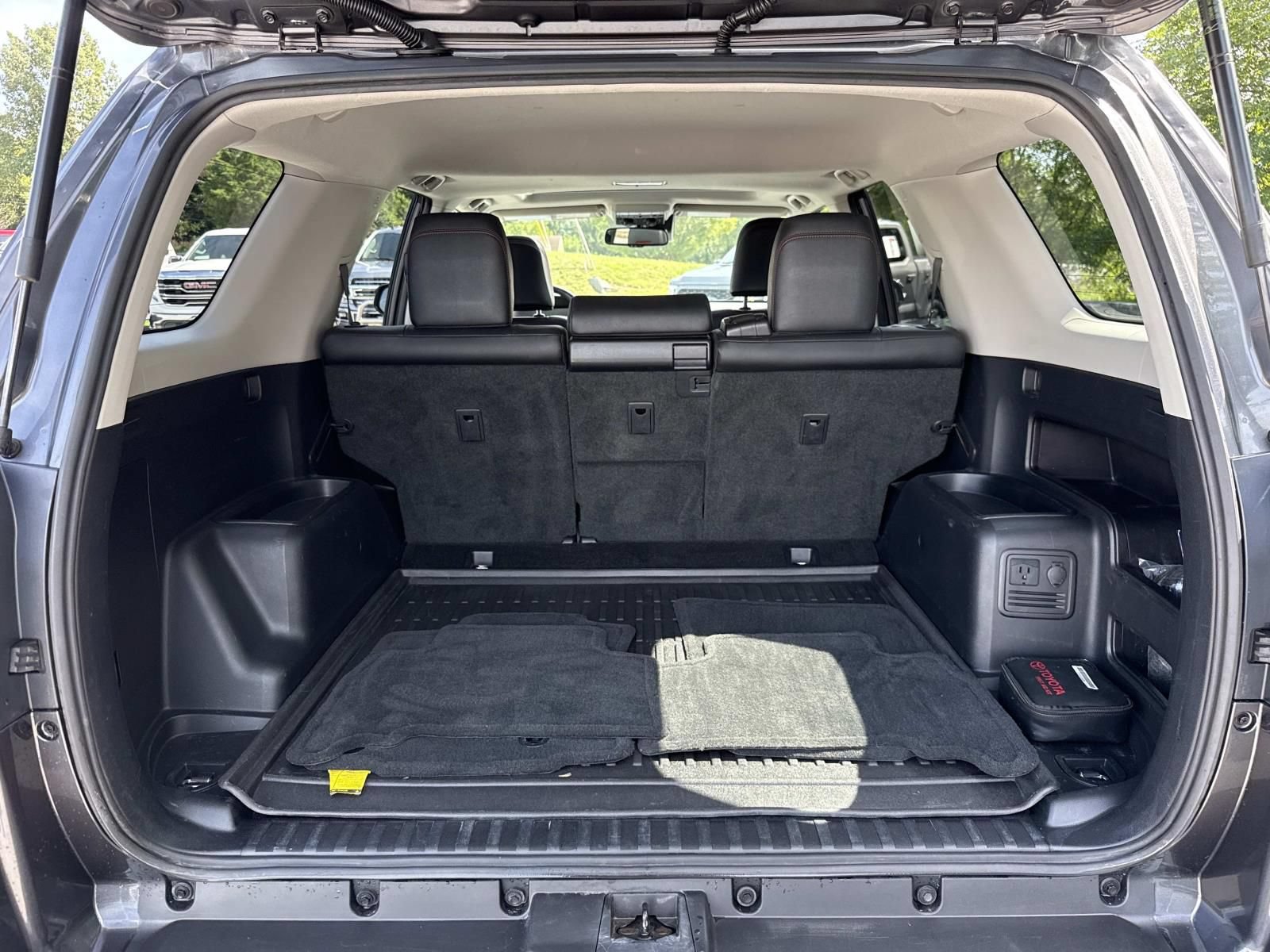Used 2022 Toyota 4Runner TRD Off-Road Premium AWD/4WD image 27