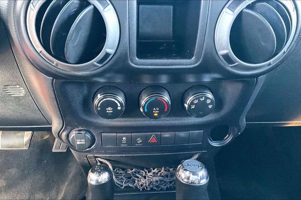 Used 2016 Jeep Wrangler Unlimited Willys image 29