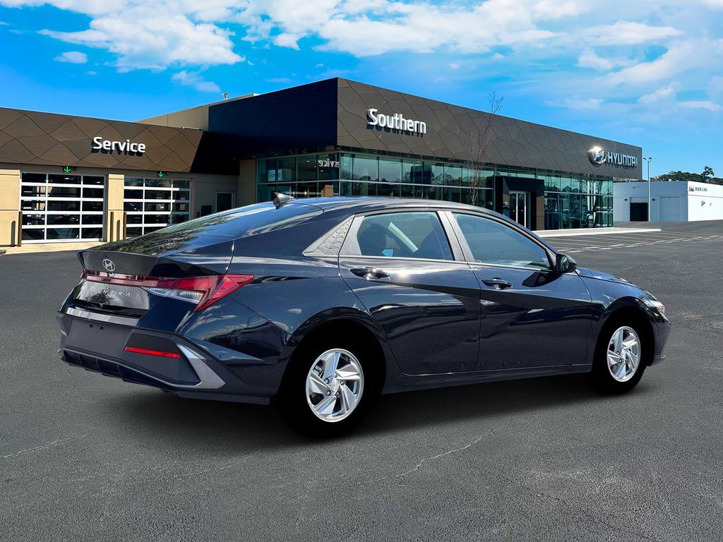 New 2026 Hyundai Elantra SE FWD image 9