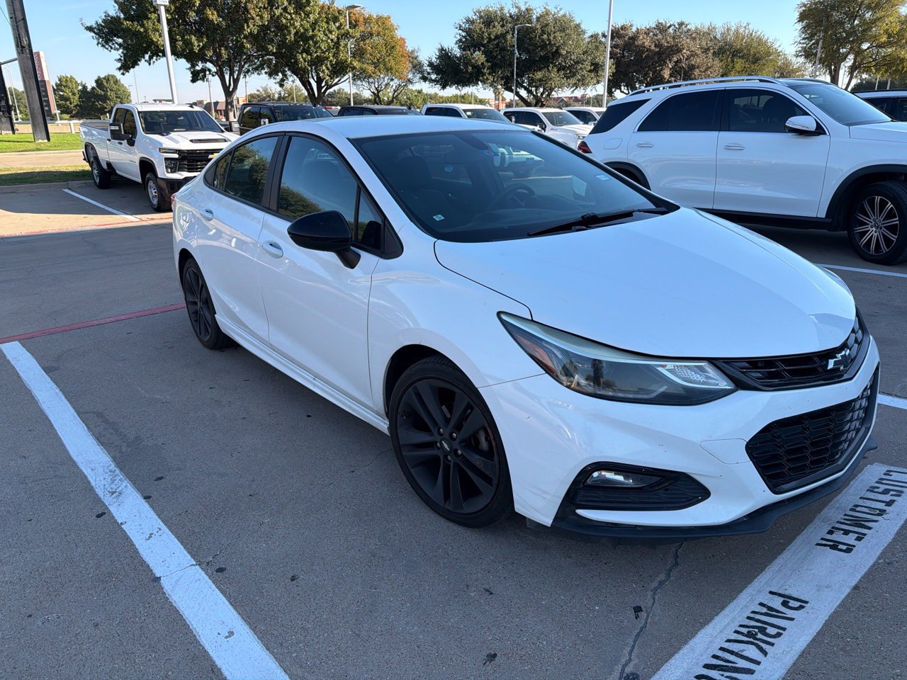 Used 2017 Chevrolet Cruze LT w/ Convenience Package FWD image 2