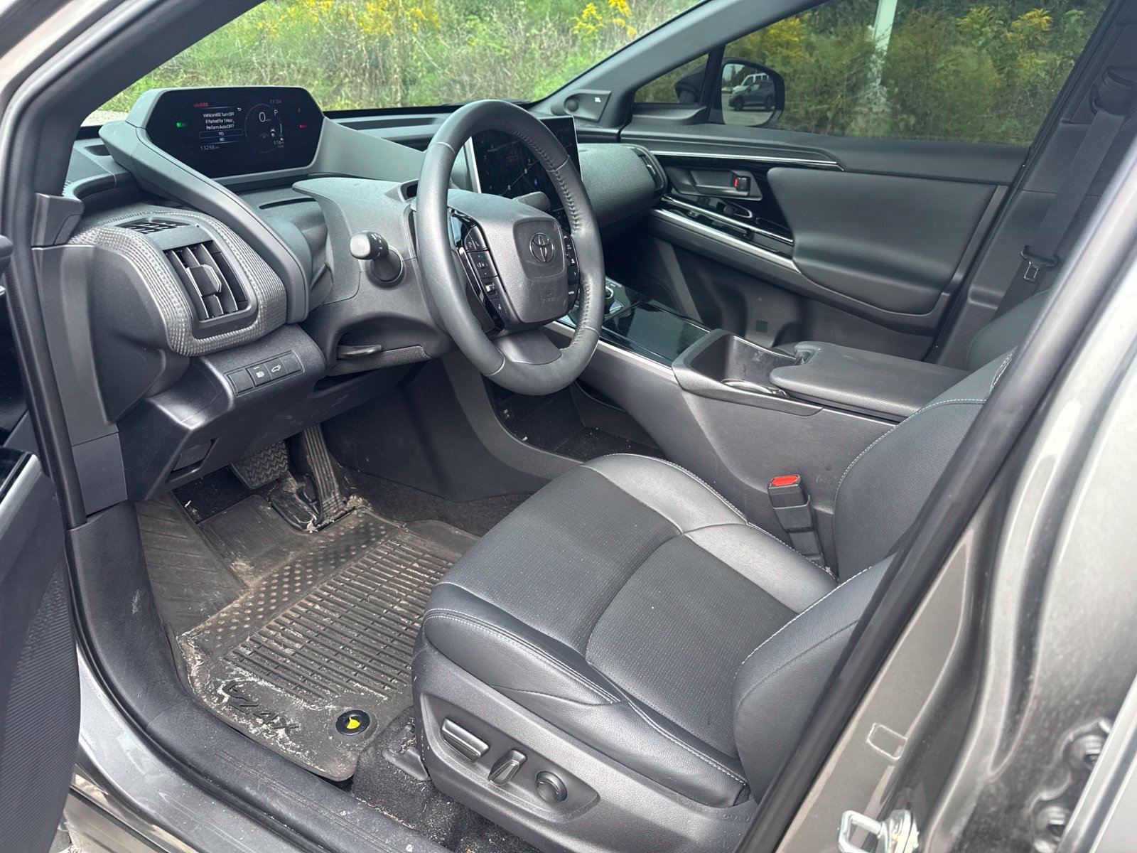 Used 2024 Toyota bZ4X AWD w/ Weather Package image 31