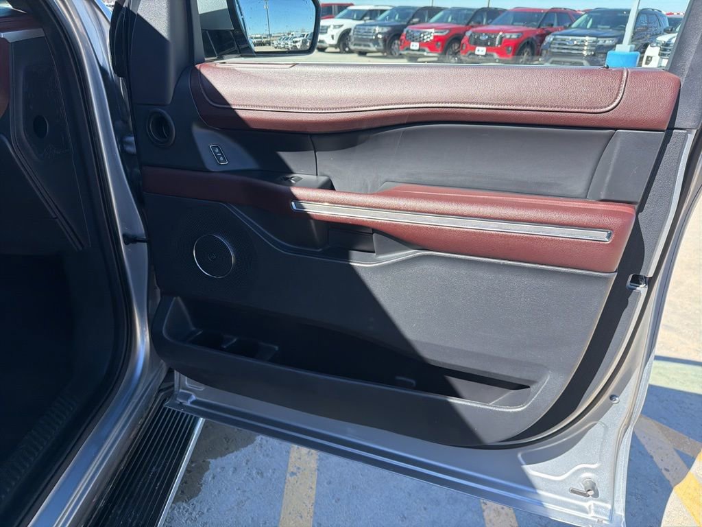 Used 2023 Ford Expedition Max Limited AWD/4WD image 27