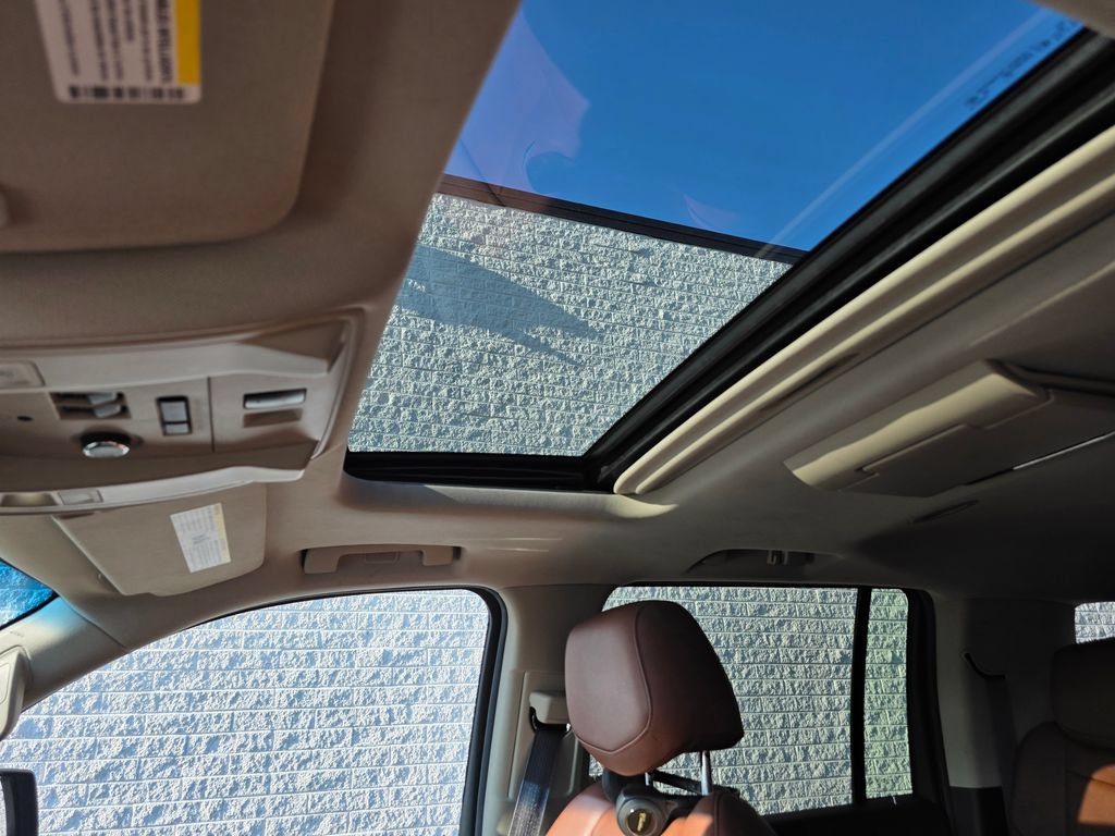 Used 2015 Cadillac Escalade ESV Premium AWD/4WD image 31