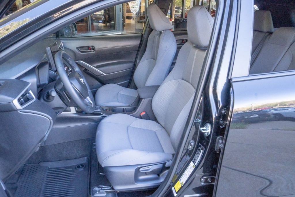 Used 2025 Toyota Corolla Cross AWD Hybrid image 8