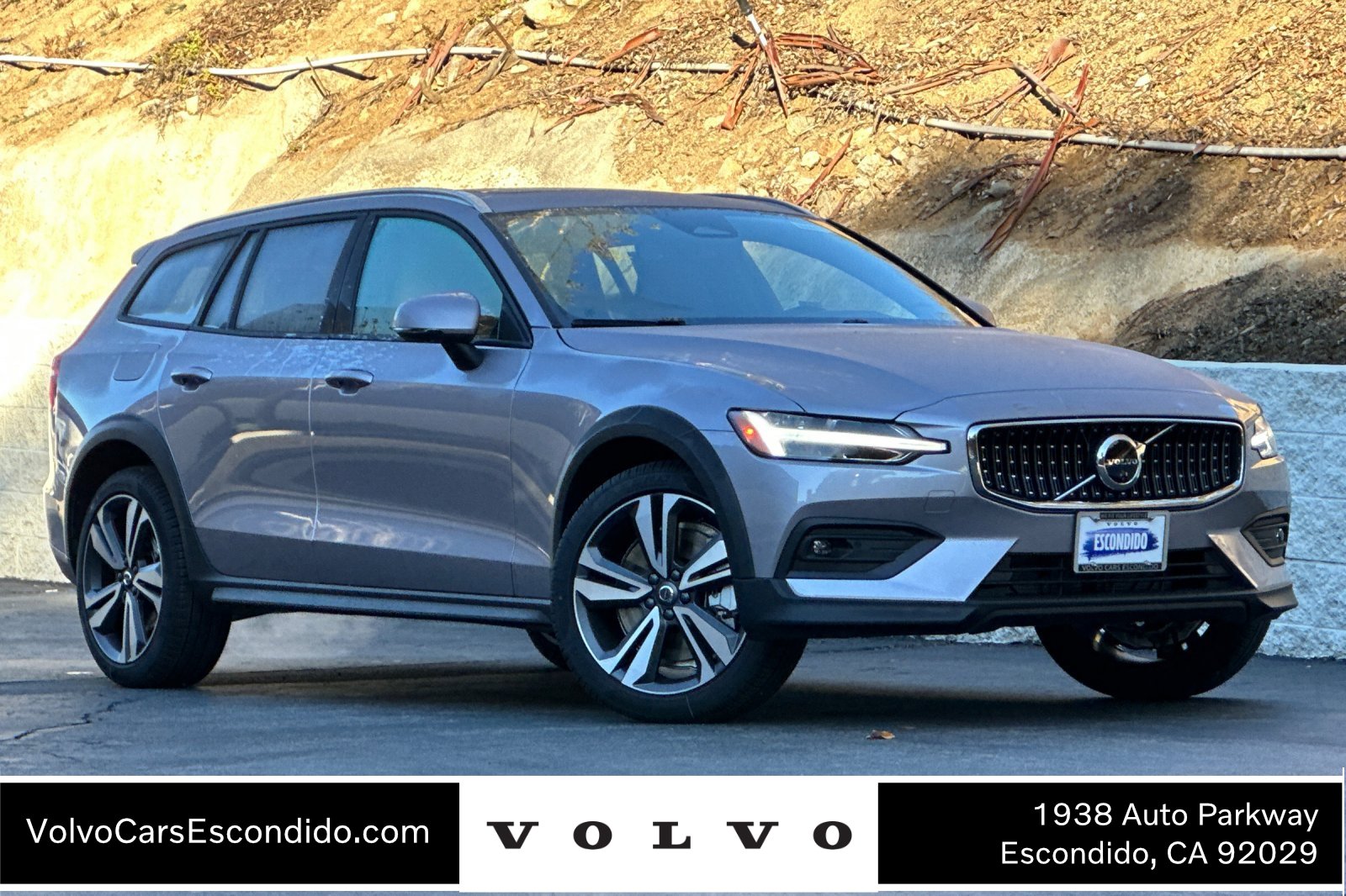 New 2026 Volvo V60 B5 Cross Country Plus