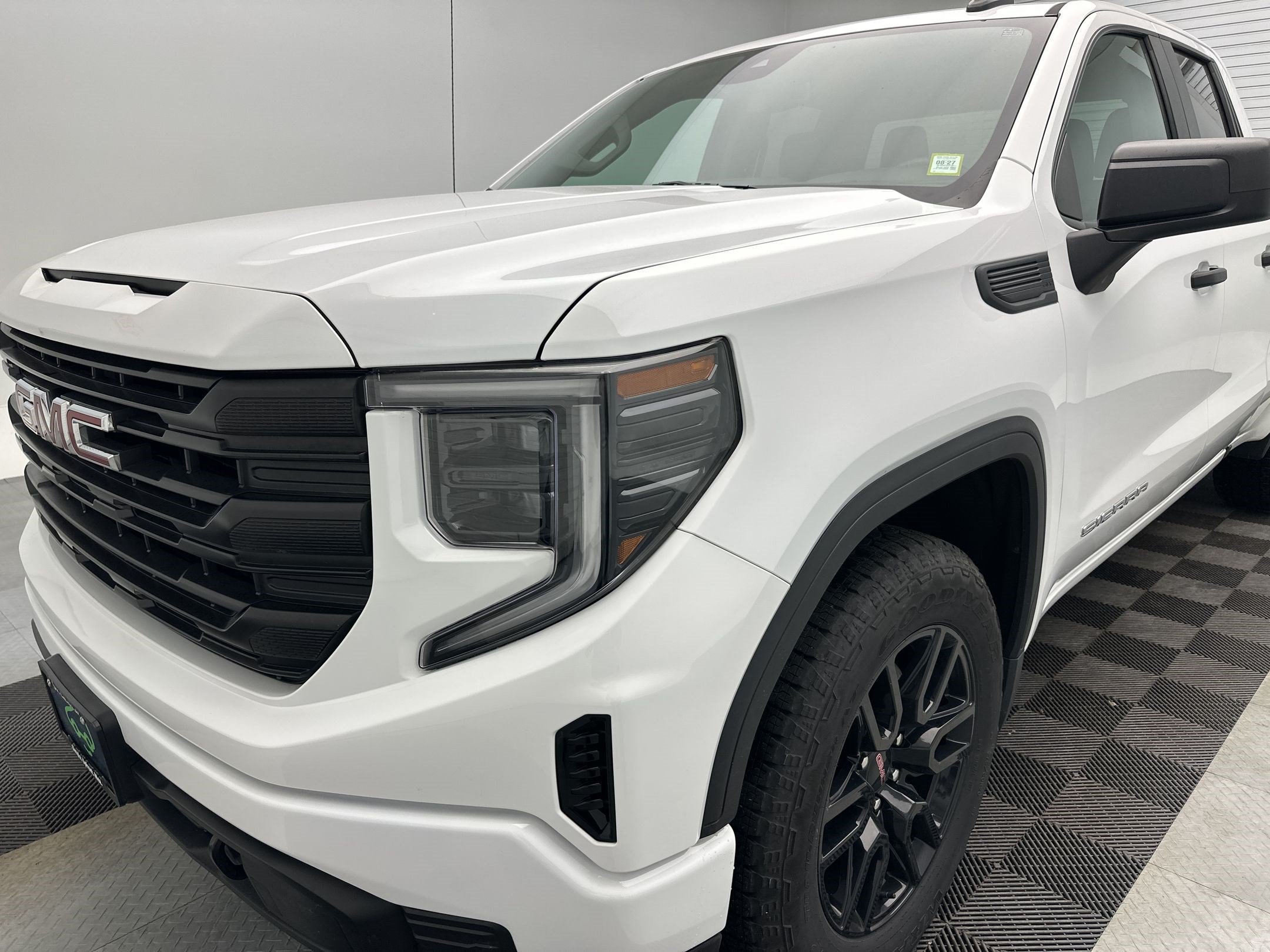 Certified 2023 GMC Sierra 1500 Pro w/ Graphite Edition AWD/4WD image 25