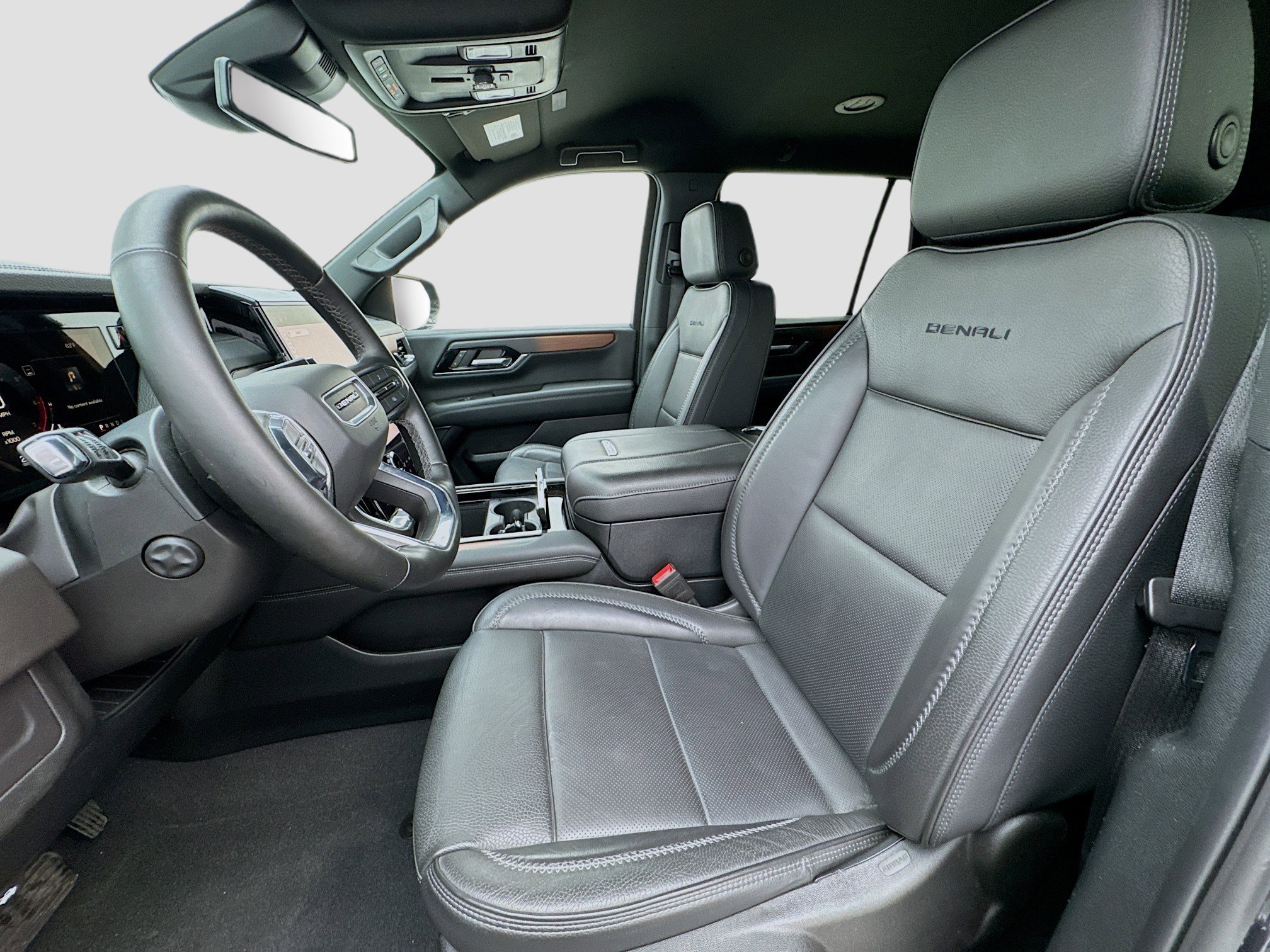 Used 2025 GMC Yukon Denali image 13