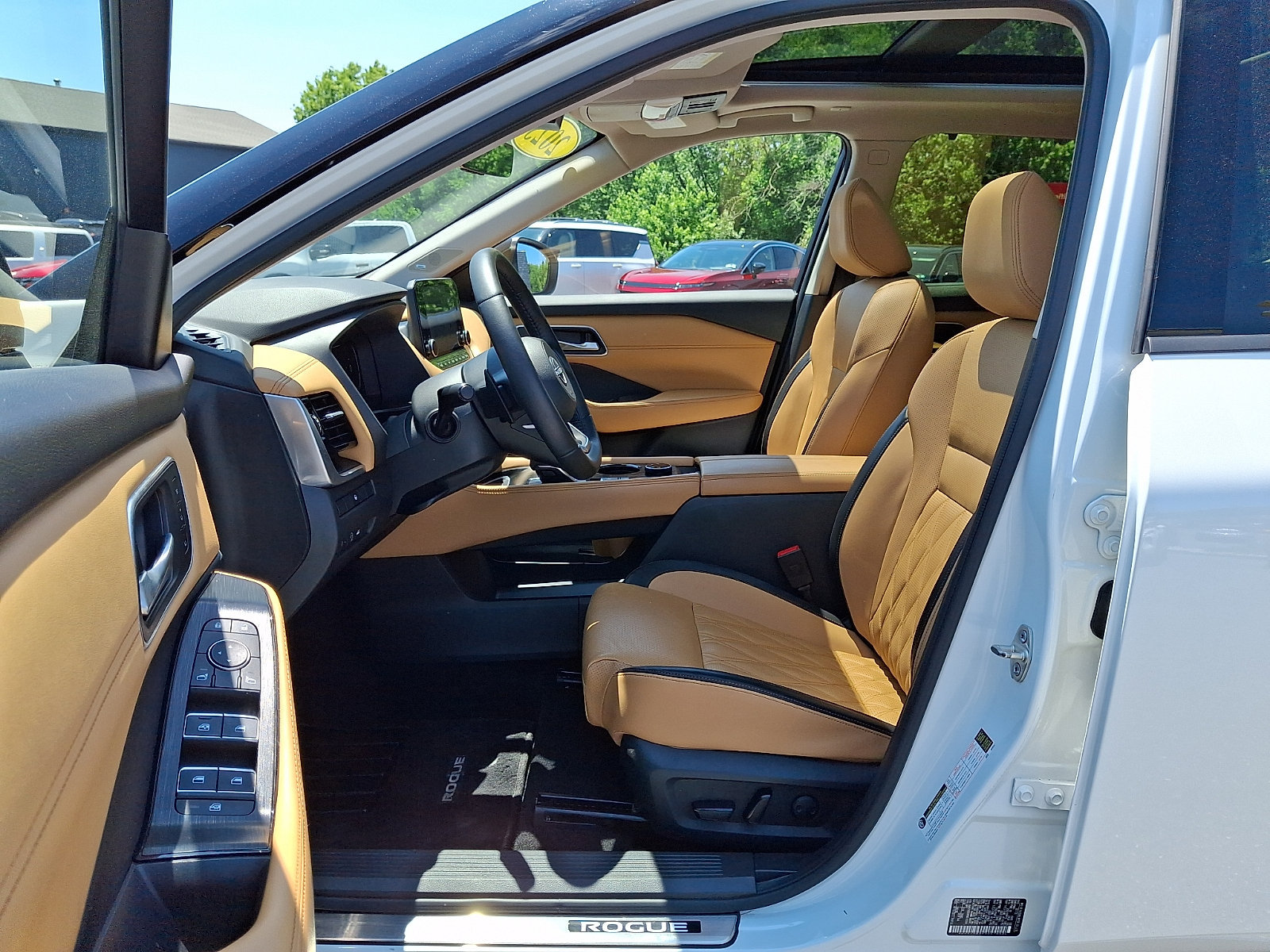 Certified 2023 Nissan Rogue Platinum AWD/4WD image 15