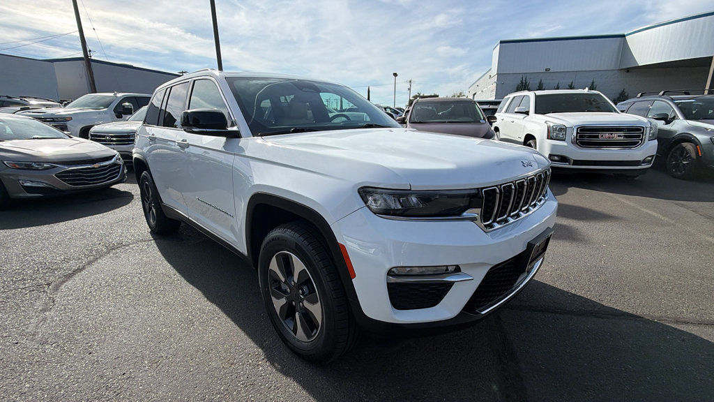 Used 2024 Jeep Grand Cherokee Limited 4xe AWD/4WD image 2